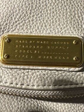 Marc by Marc Jacobs Cream Pebbled Leather Shoulder Bag with Gold Plate
